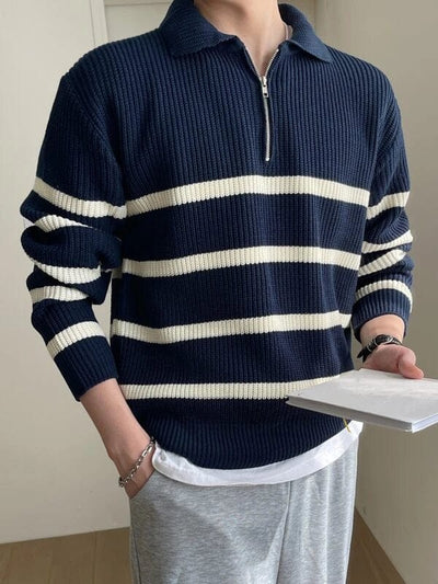 Stylischer gestreifter Pullover mit Viertelreißverschluss