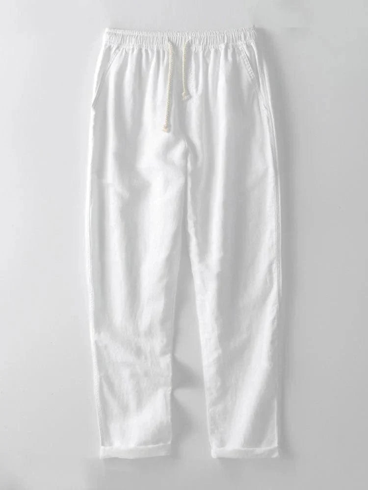 herren-weiße-leinenhose-mit-elegantem-taillenbund-und-lockerem-schnitt-modell-bietet-zeitlosen-komfor