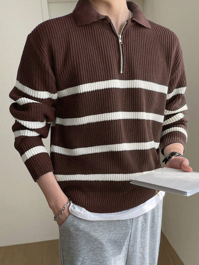 Stylischer gestreifter Pullover mit Viertelreißverschluss
