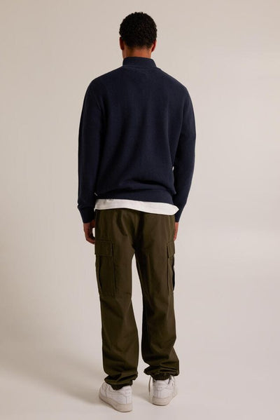 Stylischer Herren-Winterpullover mit Viertelreißverschluss